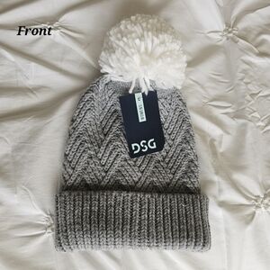 NWT DSG Women's Gray Knit Pom Beanie
